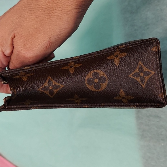 Louis Vuitton Discontinued Monogram Toiletry Pouch 15 Poche Toilette - Picture 5 of 13